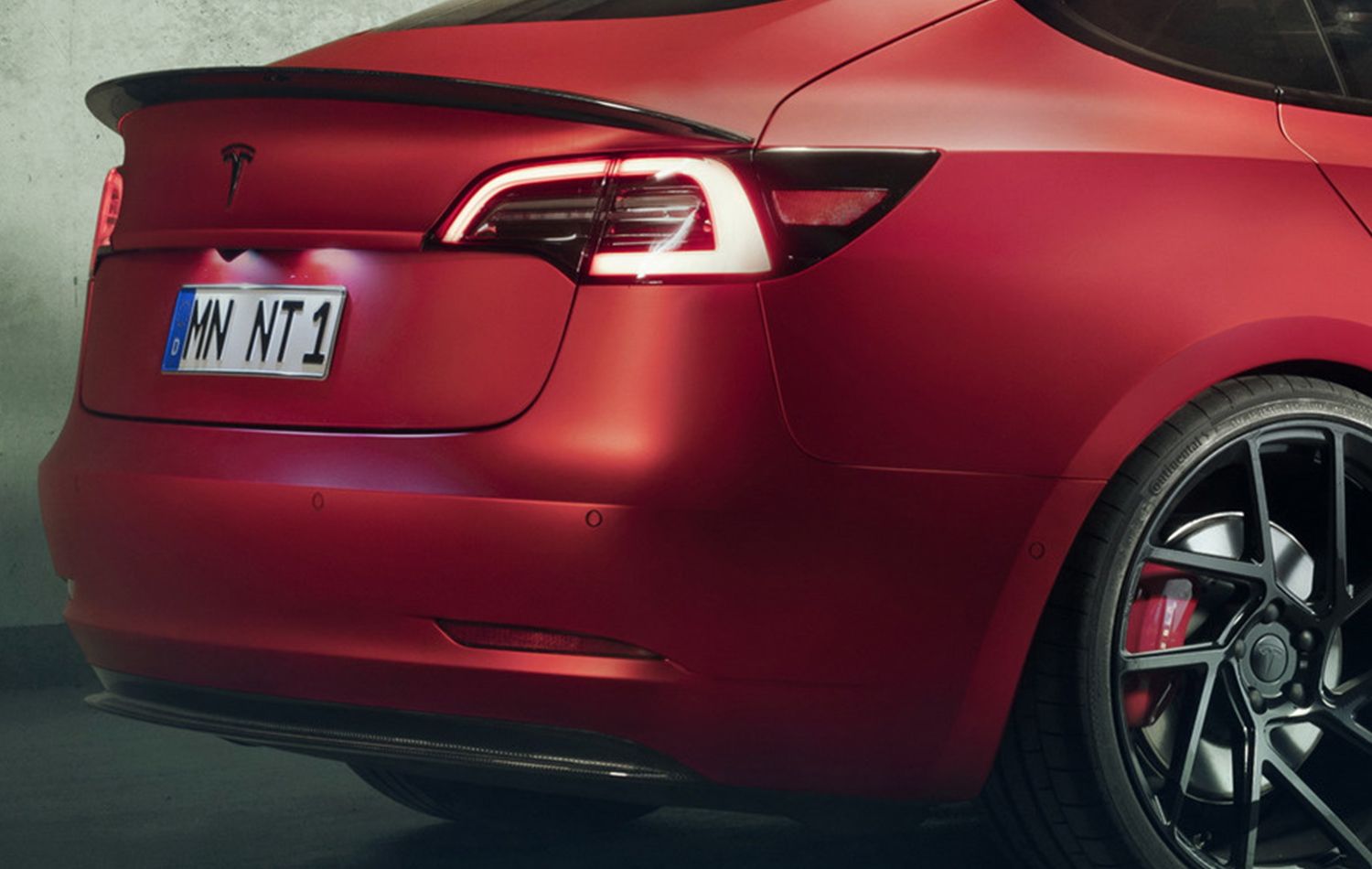 Tesla Model 3 - Image 2